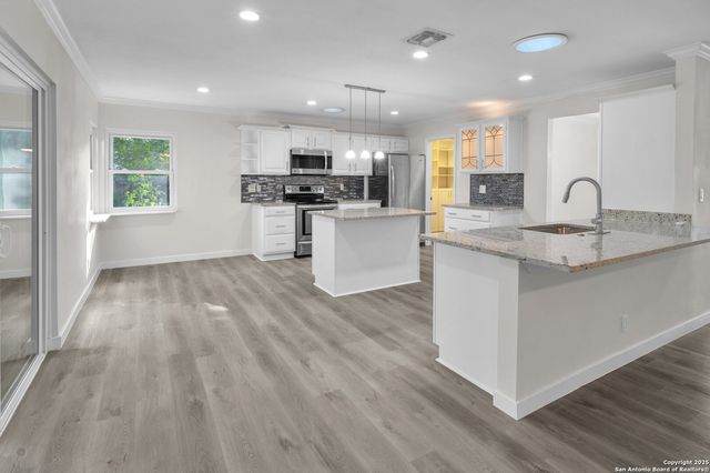 6850 Agua Calientes, San Antonio, TX 78239