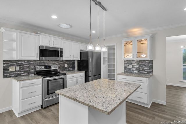 6850 Agua Calientes, San Antonio, TX 78239