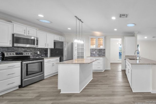 6850 Agua Calientes, San Antonio, TX 78239