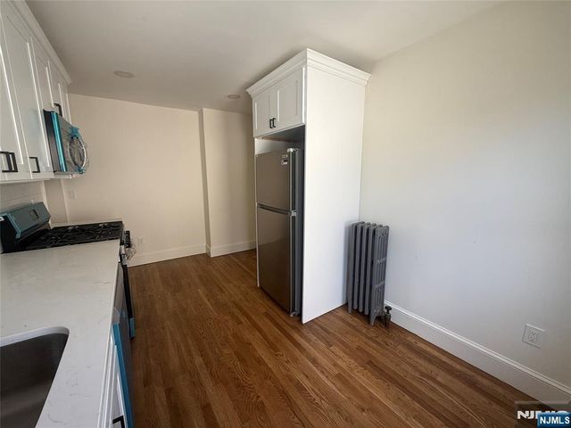16 Lexington Avenue 2L, Montclair, NJ 07042
