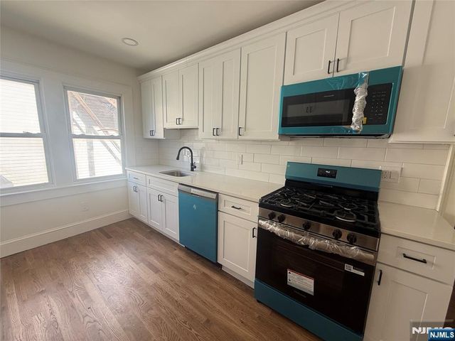 16 Lexington Avenue 2L, Montclair, NJ 07042