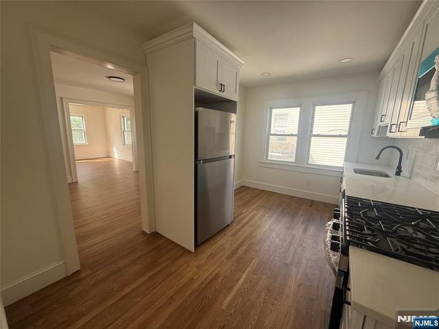 16 Lexington Avenue 2L, Montclair, NJ 07042