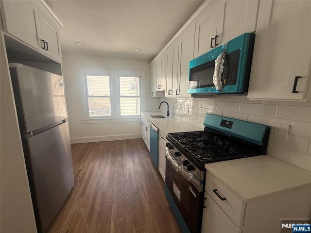 16 Lexington Avenue 2L, Montclair, NJ 07042