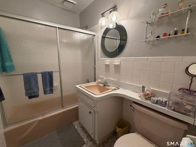 1465 Willard Avenue A, Newington, CT 06111