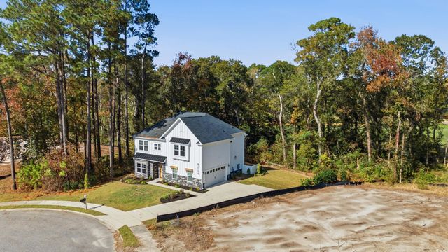 1004 Maccoa Dr., Conway, SC 29526