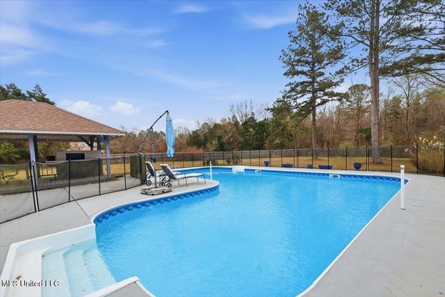 112 Saddle Creek Cove, Canton, MS 39046