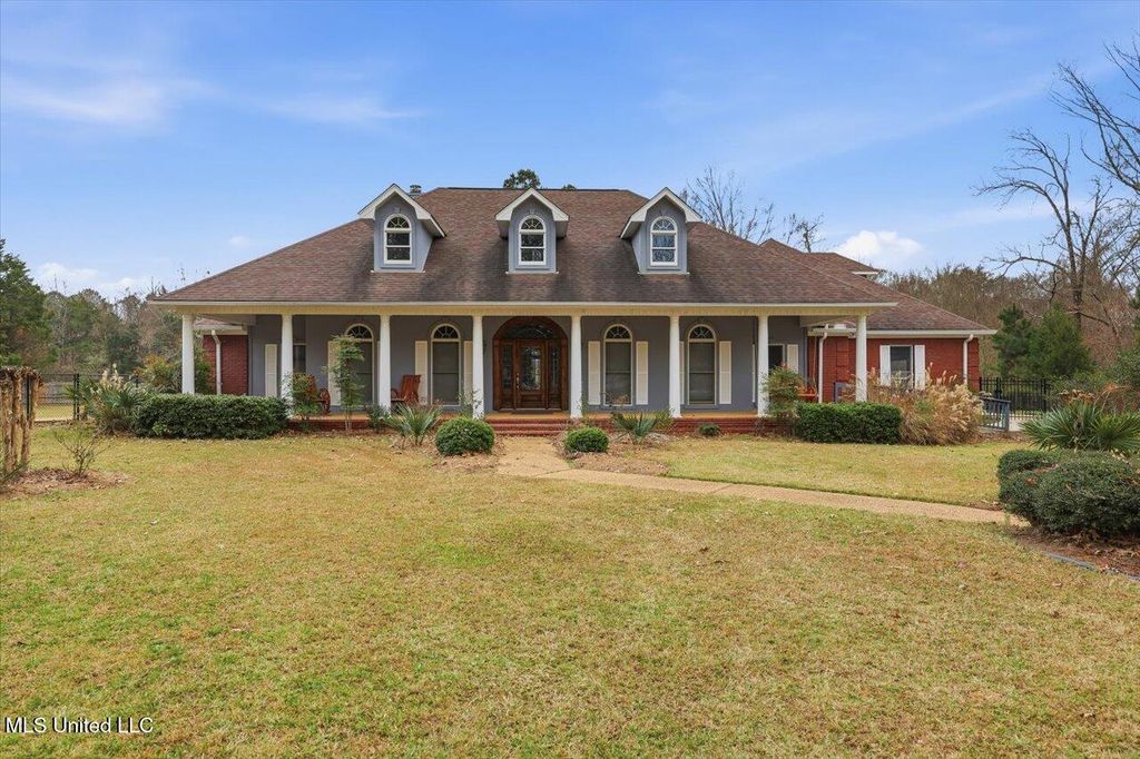 112 Saddle Creek Cove, Canton, MS 39046