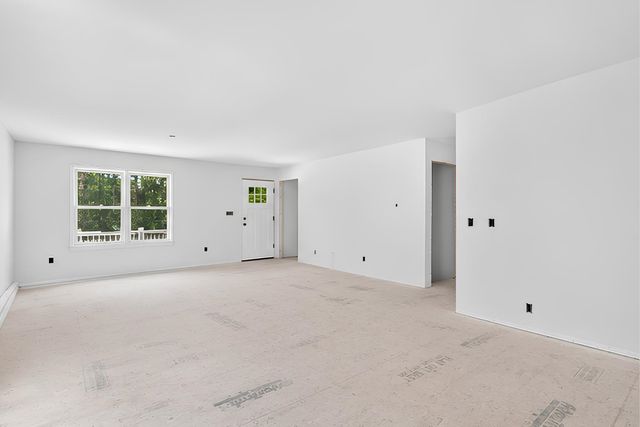 48 Moore Road, Hillsborough, NH 03244