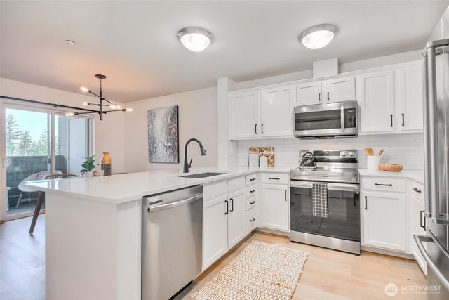 1957 23rd Place NE #203, Issaquah, WA 98029