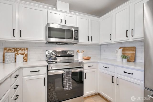 1957 23rd Place NE #203, Issaquah, WA 98029