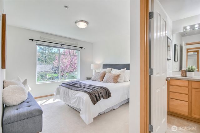 1957 23rd Place NE #203, Issaquah, WA 98029