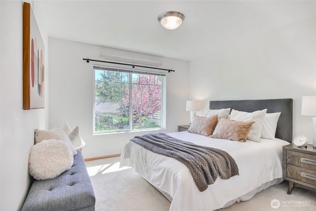 1957 23rd Place NE #203, Issaquah, WA 98029