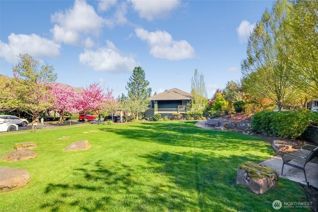 1957 23rd Place NE #203, Issaquah, WA 98029