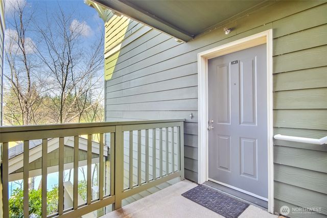 1957 23rd Place NE #203, Issaquah, WA 98029