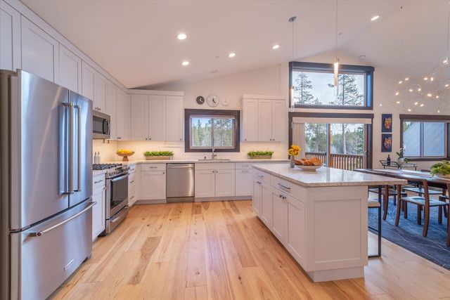 11529 Zermatt Drive, Truckee, CA 96161