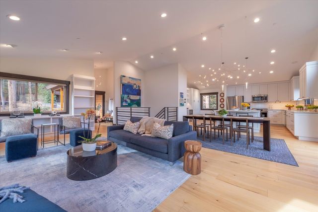 11529 Zermatt Drive, Truckee, CA 96161