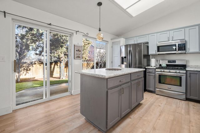 20970 Lupine Avenue, Bend, OR 97701