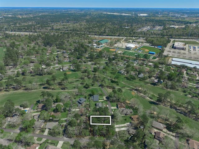 168 Mid Pines Drive, Conroe, TX 77304