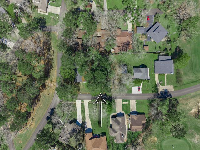 168 Mid Pines Drive, Conroe, TX 77304