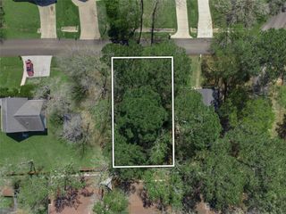 168 Mid Pines Drive, Conroe, TX 77304