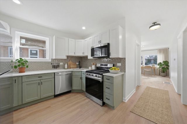 7517 S CARPENTER Street, Chicago, IL 60620