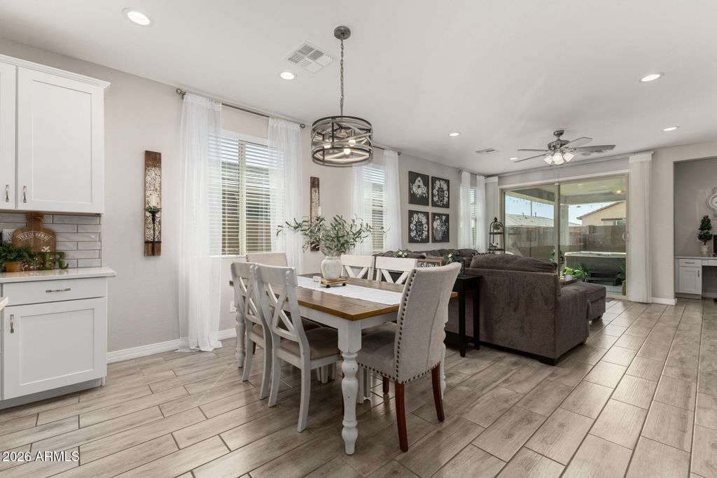 Image 12 of property listing at 19633 W MONTECITO Avenue, Litchfield Park, AZ 85340