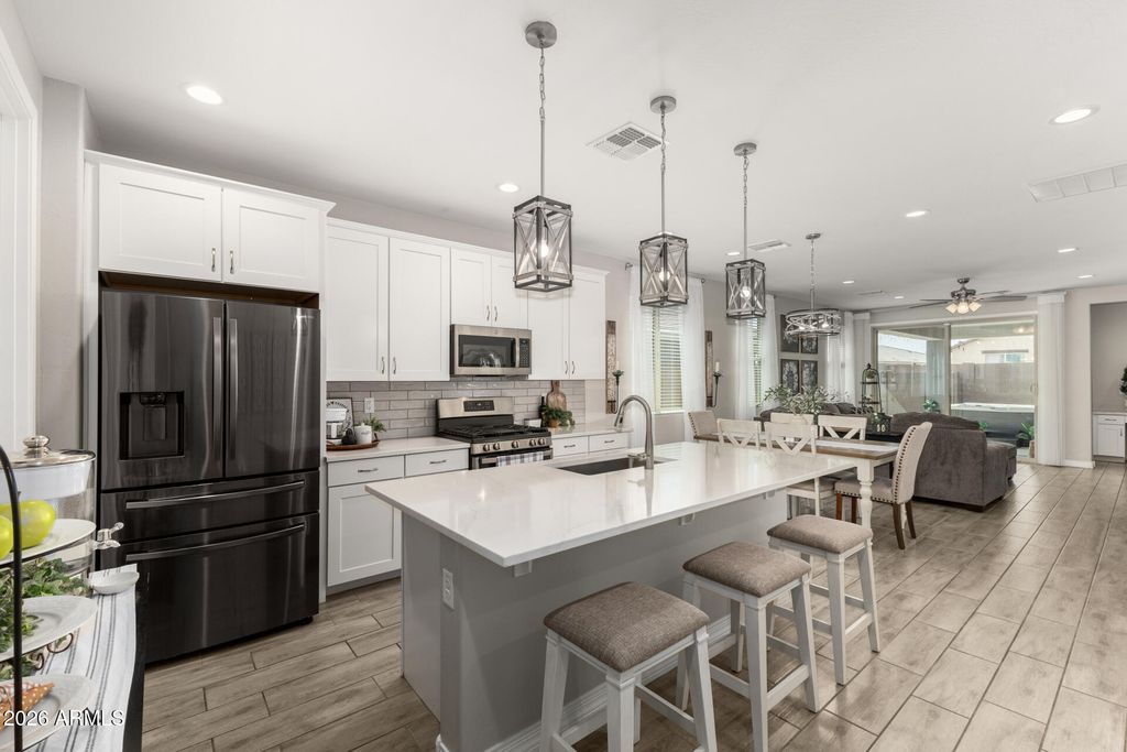 Image 14 of property listing at 19633 W MONTECITO Avenue, Litchfield Park, AZ 85340