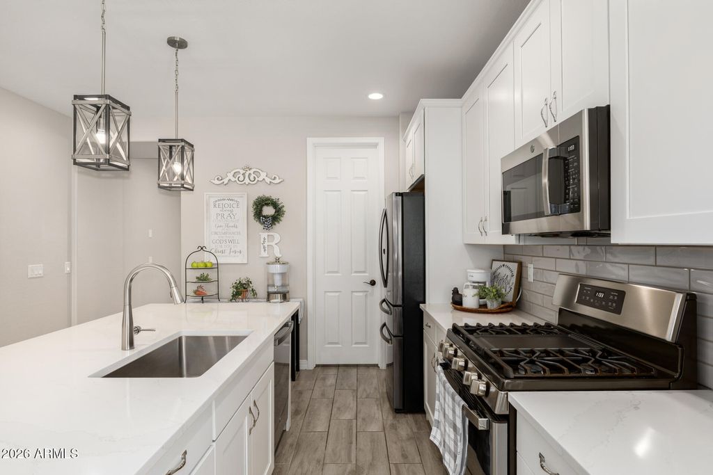 Image 15 of property listing at 19633 W MONTECITO Avenue, Litchfield Park, AZ 85340