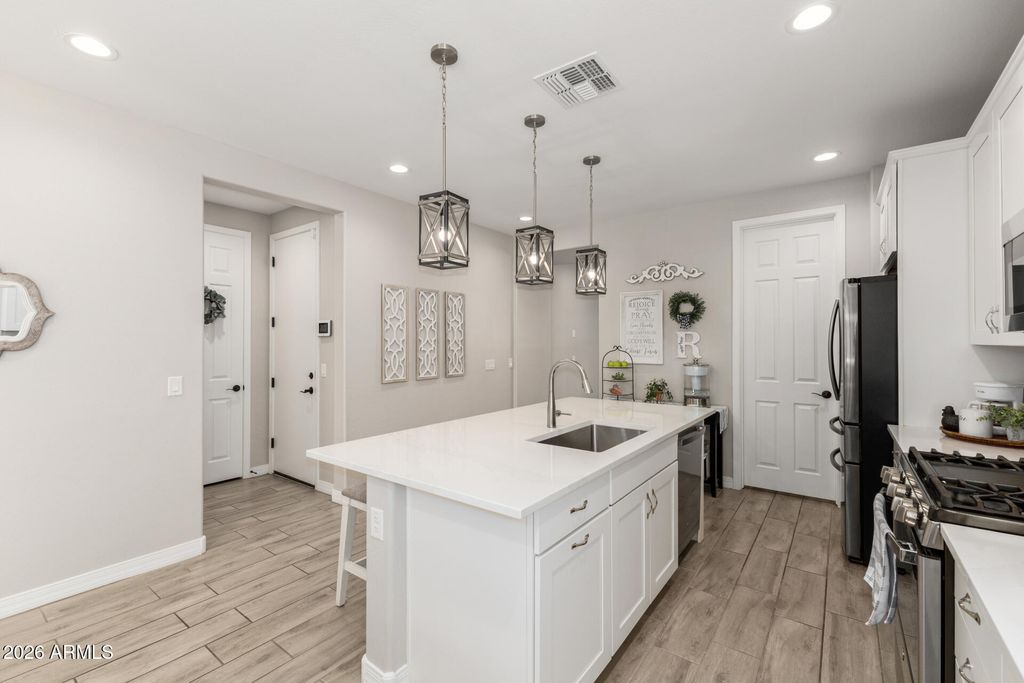 Image 16 of property listing at 19633 W MONTECITO Avenue, Litchfield Park, AZ 85340