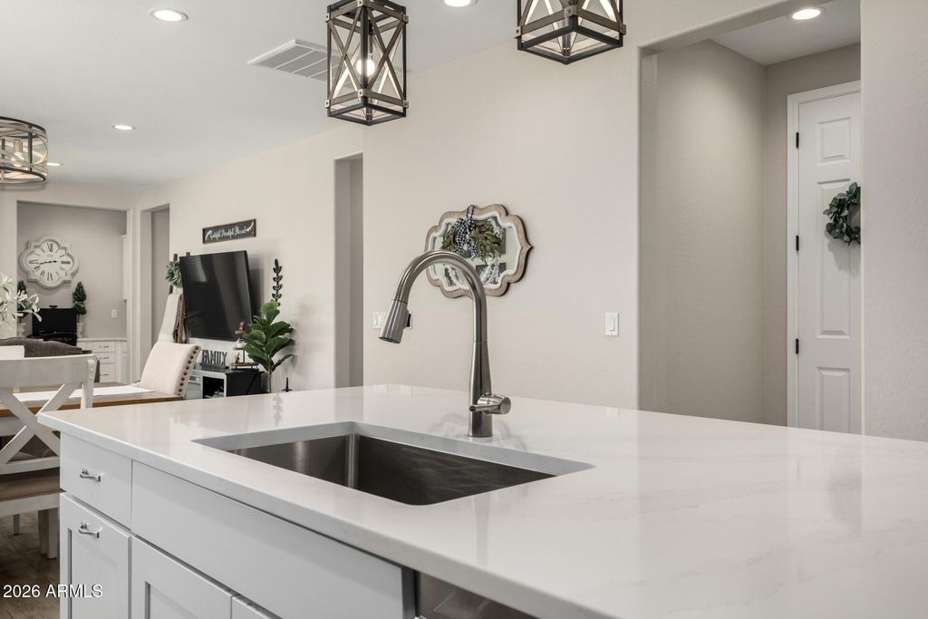 Image 17 of property listing at 19633 W MONTECITO Avenue, Litchfield Park, AZ 85340