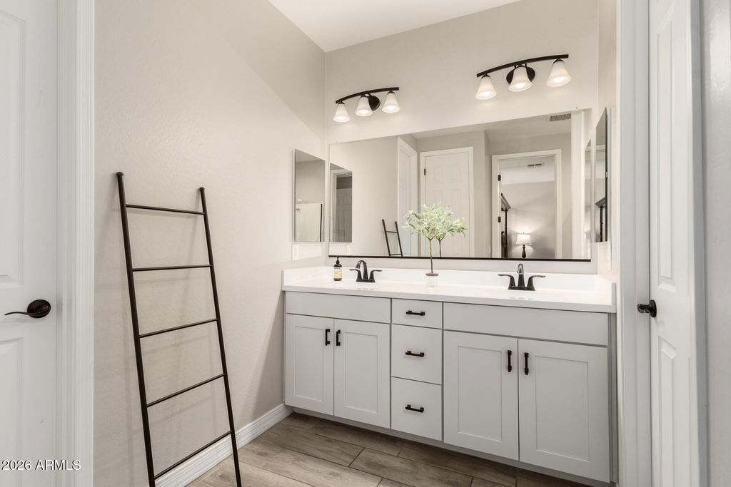 Image 22 of property listing at 19633 W MONTECITO Avenue, Litchfield Park, AZ 85340