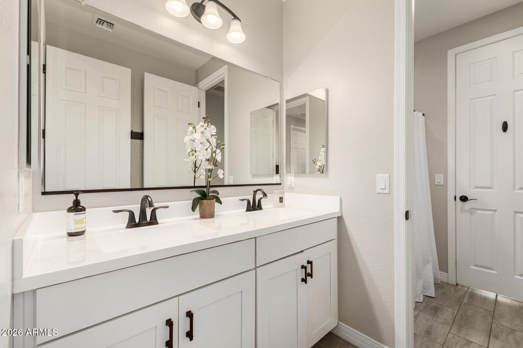 Image 26 of property listing at 19633 W MONTECITO Avenue, Litchfield Park, AZ 85340