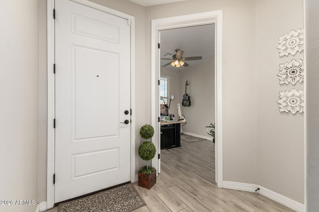 Image 9 of property listing at 19633 W MONTECITO Avenue, Litchfield Park, AZ 85340