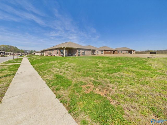 7011 NW Oakleigh Rose Drive, Huntsville, AL 35806