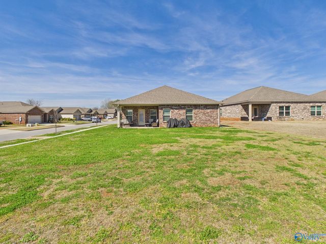 7011 NW Oakleigh Rose Drive, Huntsville, AL 35806