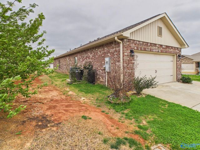 7011 NW Oakleigh Rose Drive, Huntsville, AL 35806