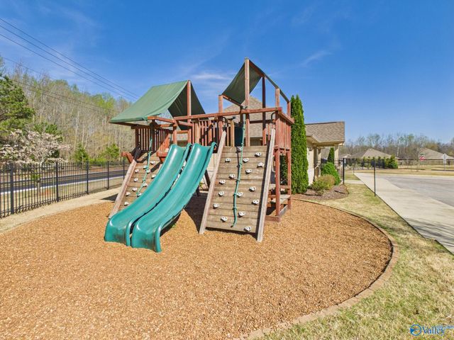 7011 NW Oakleigh Rose Drive, Huntsville, AL 35806