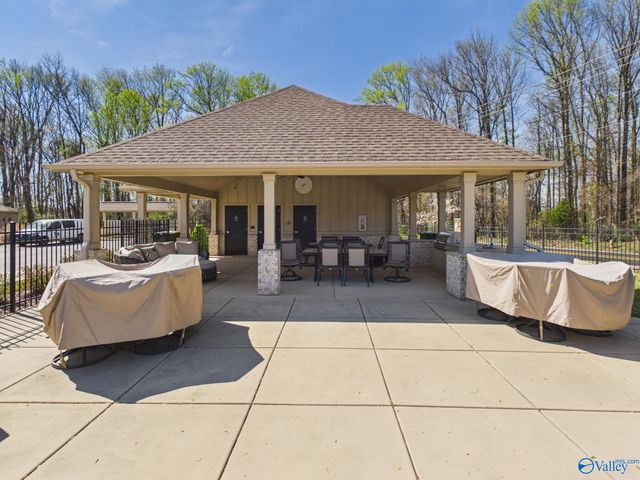 7011 NW Oakleigh Rose Drive, Huntsville, AL 35806