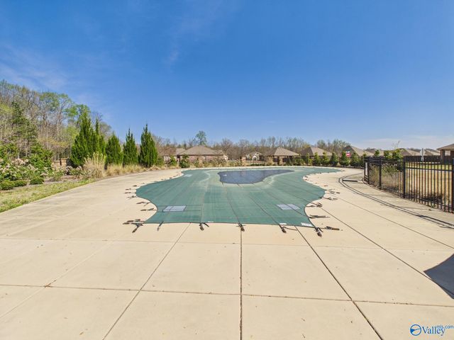 7011 NW Oakleigh Rose Drive, Huntsville, AL 35806