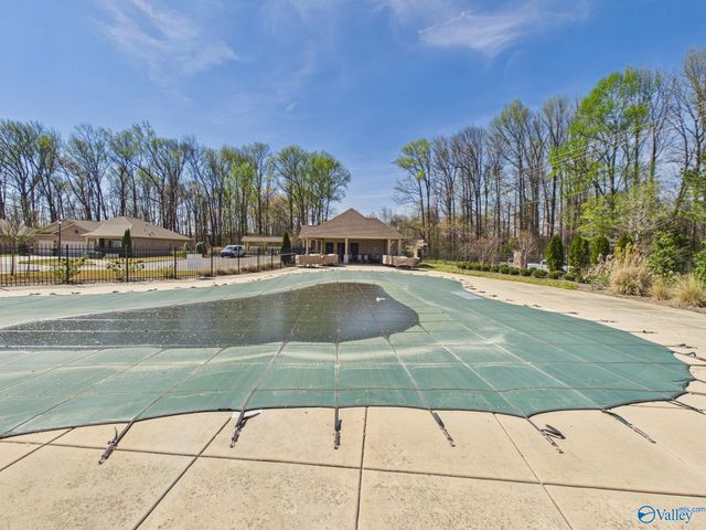 7011 NW Oakleigh Rose Drive, Huntsville, AL 35806