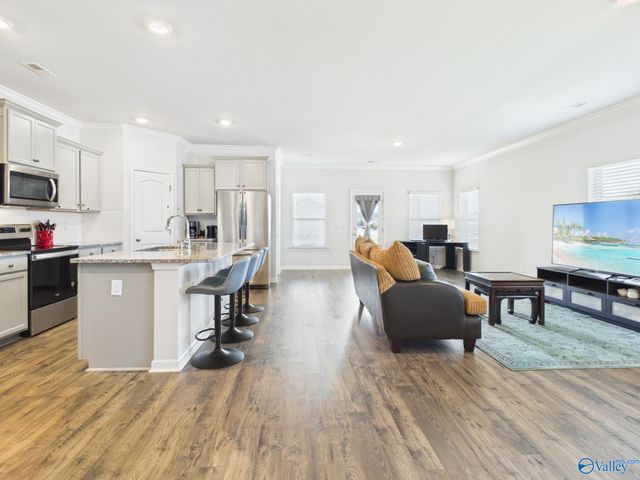 7011 NW Oakleigh Rose Drive, Huntsville, AL 35806