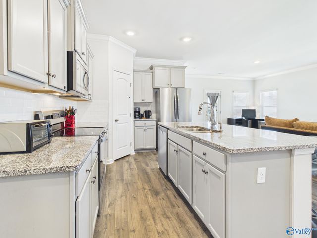 7011 NW Oakleigh Rose Drive, Huntsville, AL 35806