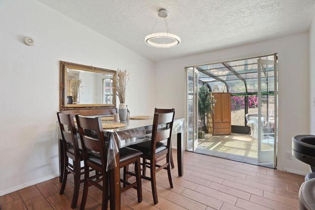 901 Quail Oaks Rd, Valley Springs, CA 95252