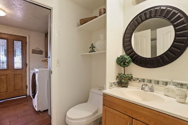 901 Quail Oaks Rd, Valley Springs, CA 95252