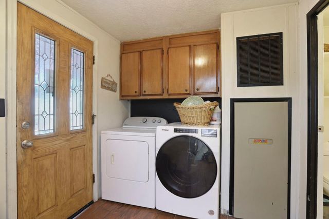 901 Quail Oaks Rd, Valley Springs, CA 95252