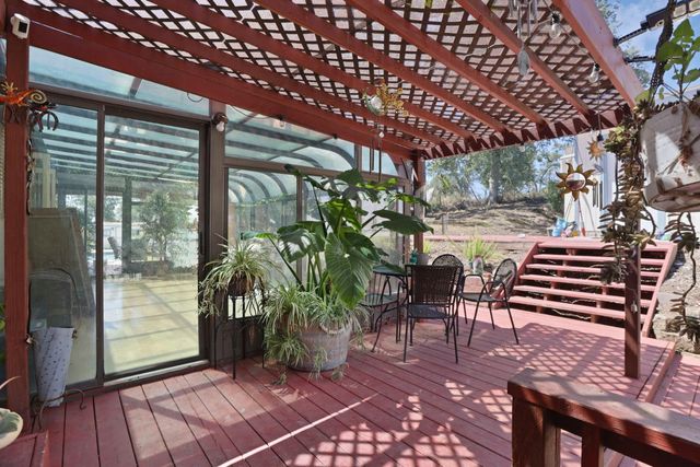 901 Quail Oaks Rd, Valley Springs, CA 95252