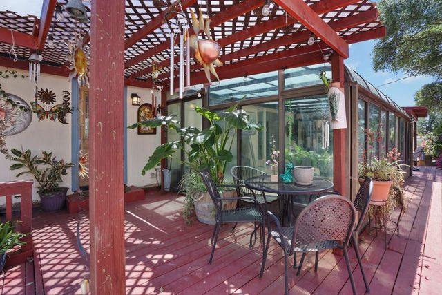 901 Quail Oaks Rd, Valley Springs, CA 95252