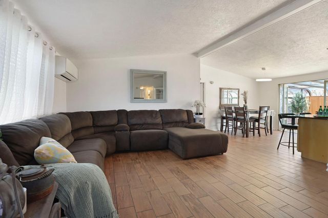 901 Quail Oaks Rd, Valley Springs, CA 95252