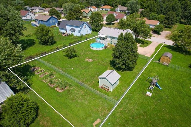 887 Glengera Street, Peculiar, MO 64078