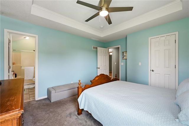 887 Glengera Street, Peculiar, MO 64078
